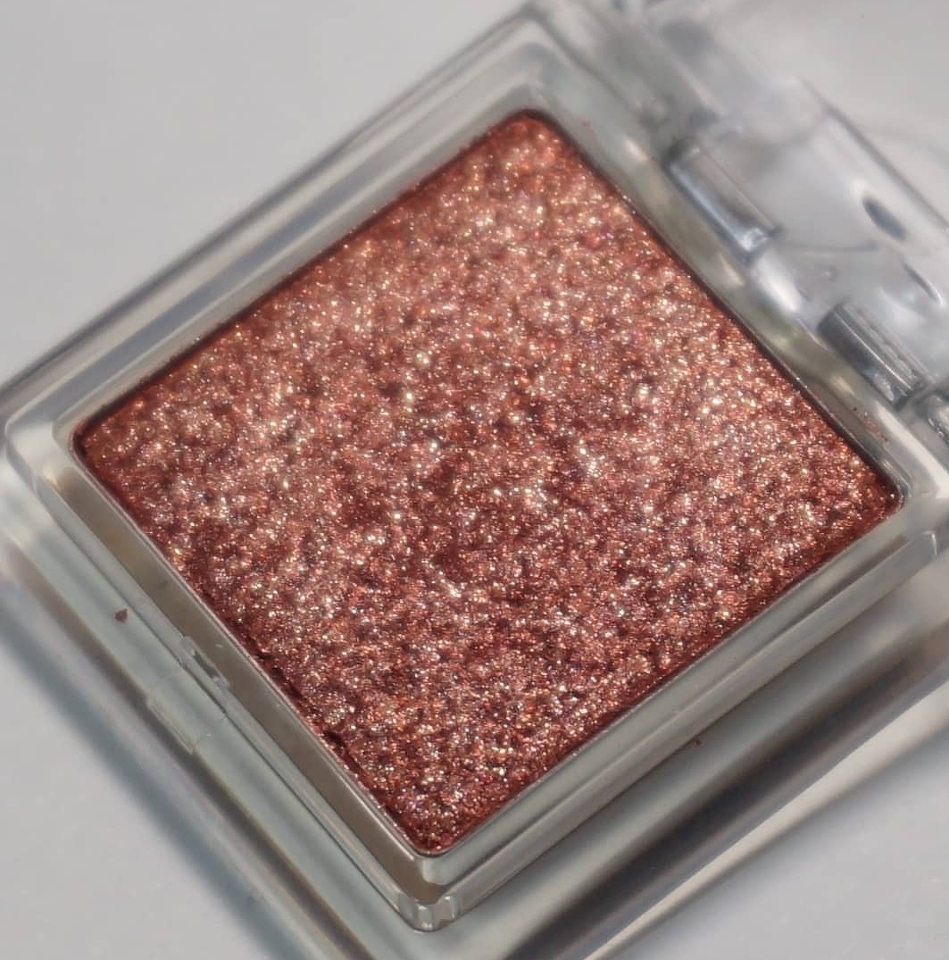 달빛한조각은 핑크브라운 색감을 가졌어요