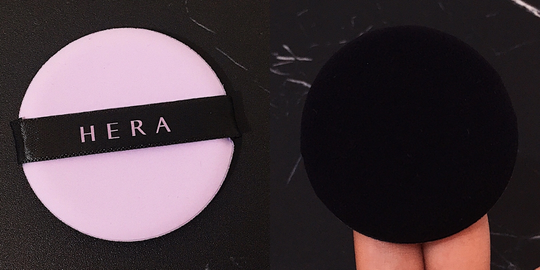 퍼프 또한 굉장히 신경쓴 티가 나더라구요!


퍼프 뒷면도 그냥 검정이 아니라, 다크딥퍼플 색상이라 헤라의 센스에 다시 한 번 감탄했습니다😆