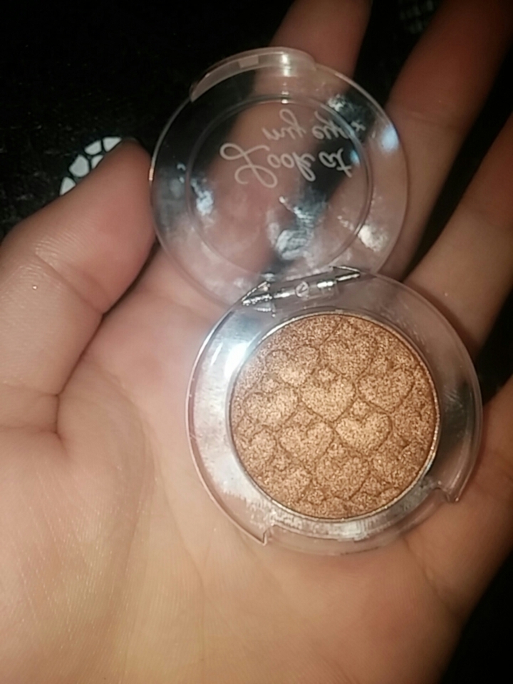 🌸시럽빼고테이크아웃
국민섀도우 !!진짜 젤 좋은거같아요 발색력도 좋고 펄날림도 없고 ❤데일리로 시빼테만 써도 예쁘고 필수템 입니다 ❕❗강추해욤 ★★★★★