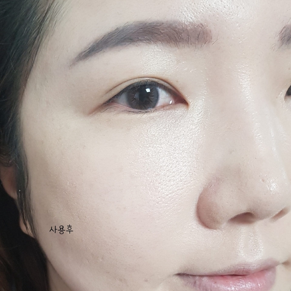 한번 발라줬을때 입니다~
덧발라도 무겁지 않고 커버력은 더 올라가는데
저는 자연스러운 피부표현을 원해서 한번만 발랐어요~