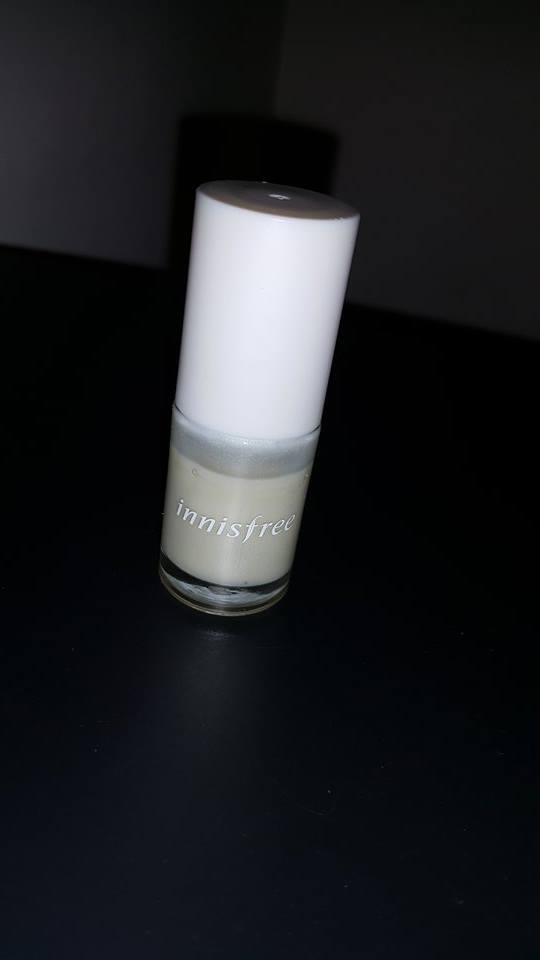 #INNISFREE#133  珠光牛奶白
與相遇它的那天之前,我對於白色是敬謝不敏的,
因為白色一旦沒挑好,會像塗立可白在指甲上,非常的不美!很醜!!!

但仔細拿起來看後發現他是帶有些微珠光的牛奶白
覺得有吸引人的誘因,就帶他回家啦~~~