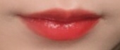 셀카를 찍으면 더 요염한 입술처럼 나와요 😘

아쉬운 점이 있다면, 매트한 립을 바른 이후에 바르면 색이 오일과 함께 이동해서 그라데이션 주기가 조금 어렵다는 것!

이외에는 정말 좋아용 향도 좋고