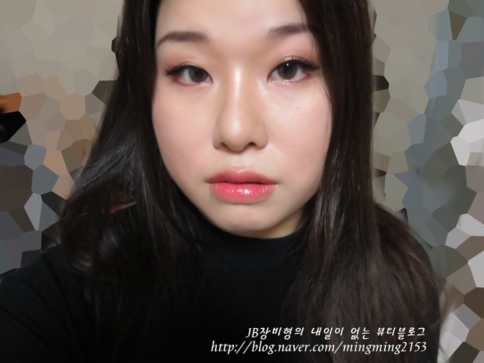 ㅇ.... 아닐거예여/....(오줌지림)



이상으로 '검은 생머리에 어울리는 섹도시발 메이크업' 튜토리얼을 마치며

유익하셨다면 좋아요 앤드 따봉 앤드 엄지척 앤드 라이크 (ㅇㅅㅇ;;)
부탁드립니다 홀홀 :)