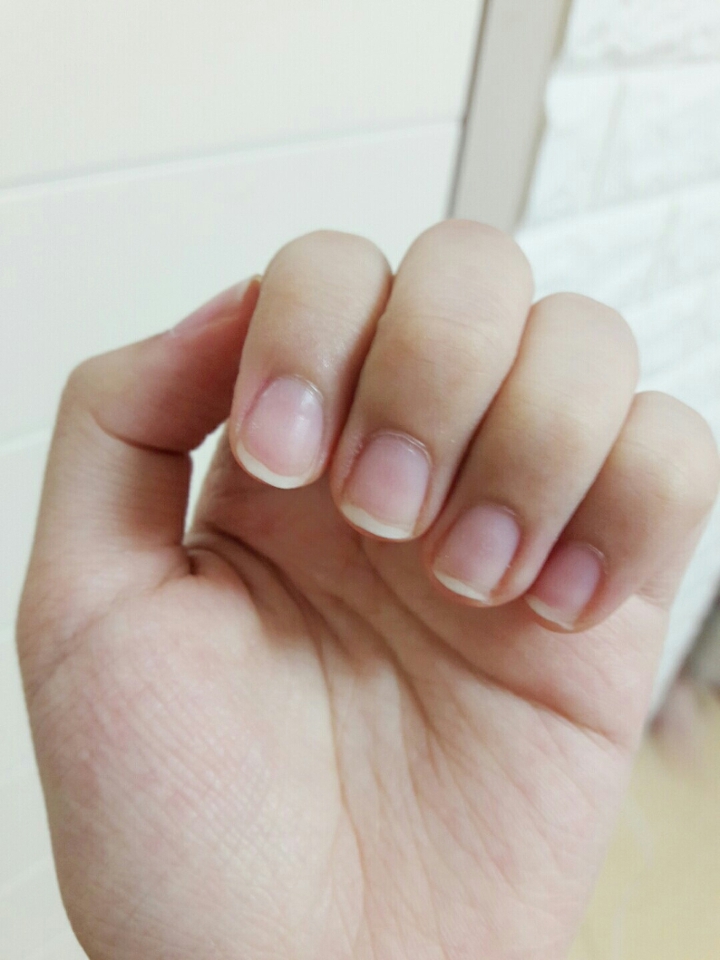 다른손기릭과 색이 같아요~