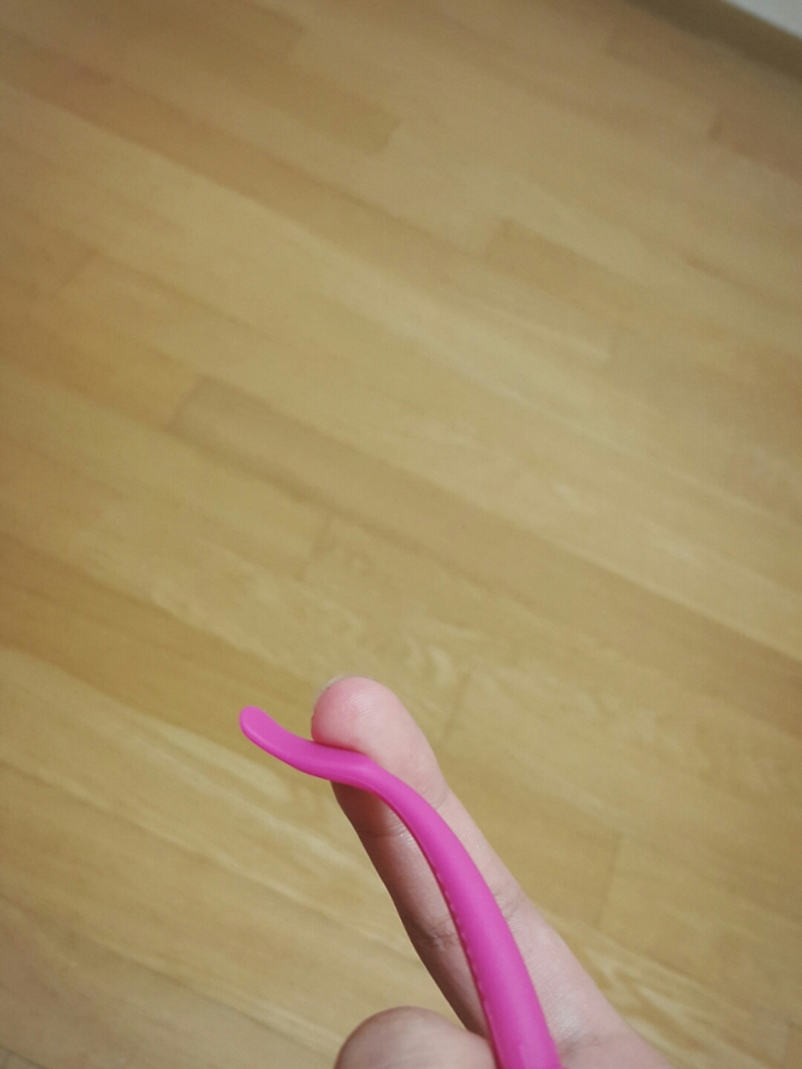 그리고 실리콘이여서 스파츌라 자체도 잘 휘네요!