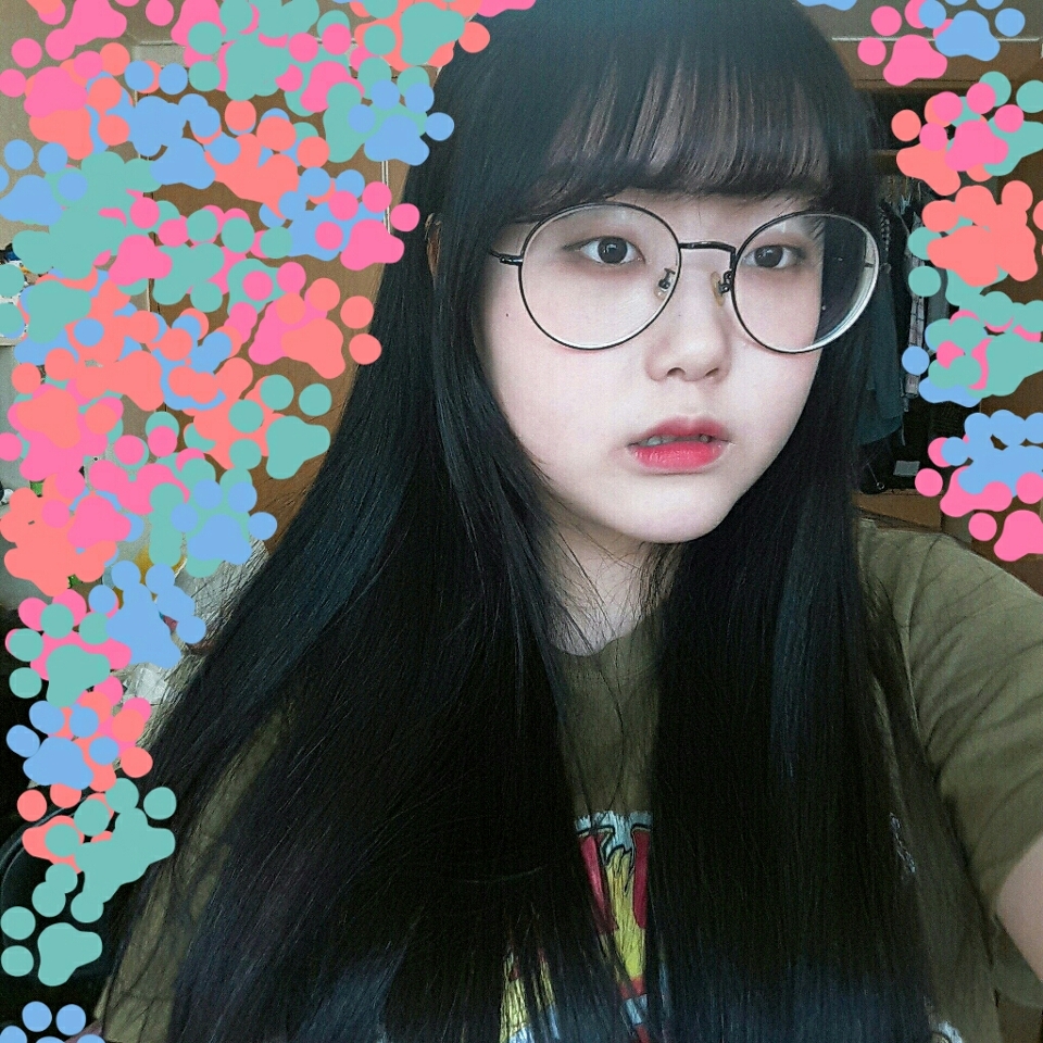 안녕하세요~! 베베로입니다! 오늘은 데일리보다 더 진한 메이크업을 들고 왔어요! 그럼 고고링~♡