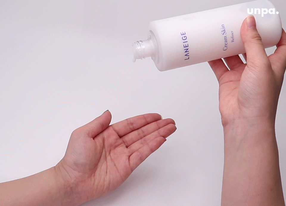 찰랑찰랑 뽀얀 우유같은 제형이라 피부에 흡수가 빨라서
n겹으로 바르기에 좋고, 밀림은 찾아볼 수가 없지~!
+크림 스킨을 바디 로션으로 쓰면 한 겹으로도
끈적임 없이 부들부들한 바디 케어도 할 수 있어 ㅇ.<
