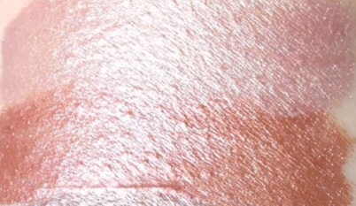 키튼 너무너무 사랑스럽지 않나요?ㅠㅠㅠㅠ

메탈릭 윤광은 그대로인 상태에서 펄입자를 작게, 텍스쳐를 워터리제형으로 더 부드럽고 촉촉하게 만들었더라구요!

그래도 은은한걸 좋아하시는 분들에겐 요런 광광~~도 부담스러울지 모르지만..!!!! 저는 글리터러버라서 ㅎㅎㅎ 여기에 오히려 메탈글리터 오리지널을 섞어 사용해주고 있어요!