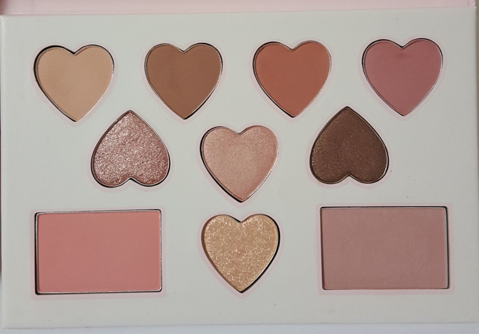 전부 실용적으로 쓸수있는 색만 있어서 데일리로 짱일것 같아요!
어느계절이든 무난하게 잘어울릴거 같아용