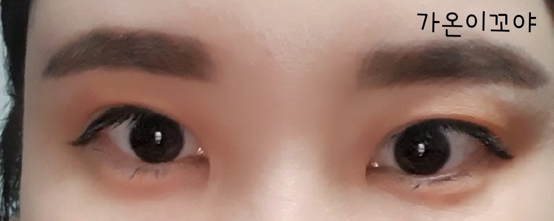 2.너티 클라우드 섀도우로 음영만 해준 눈 화장이예요~
