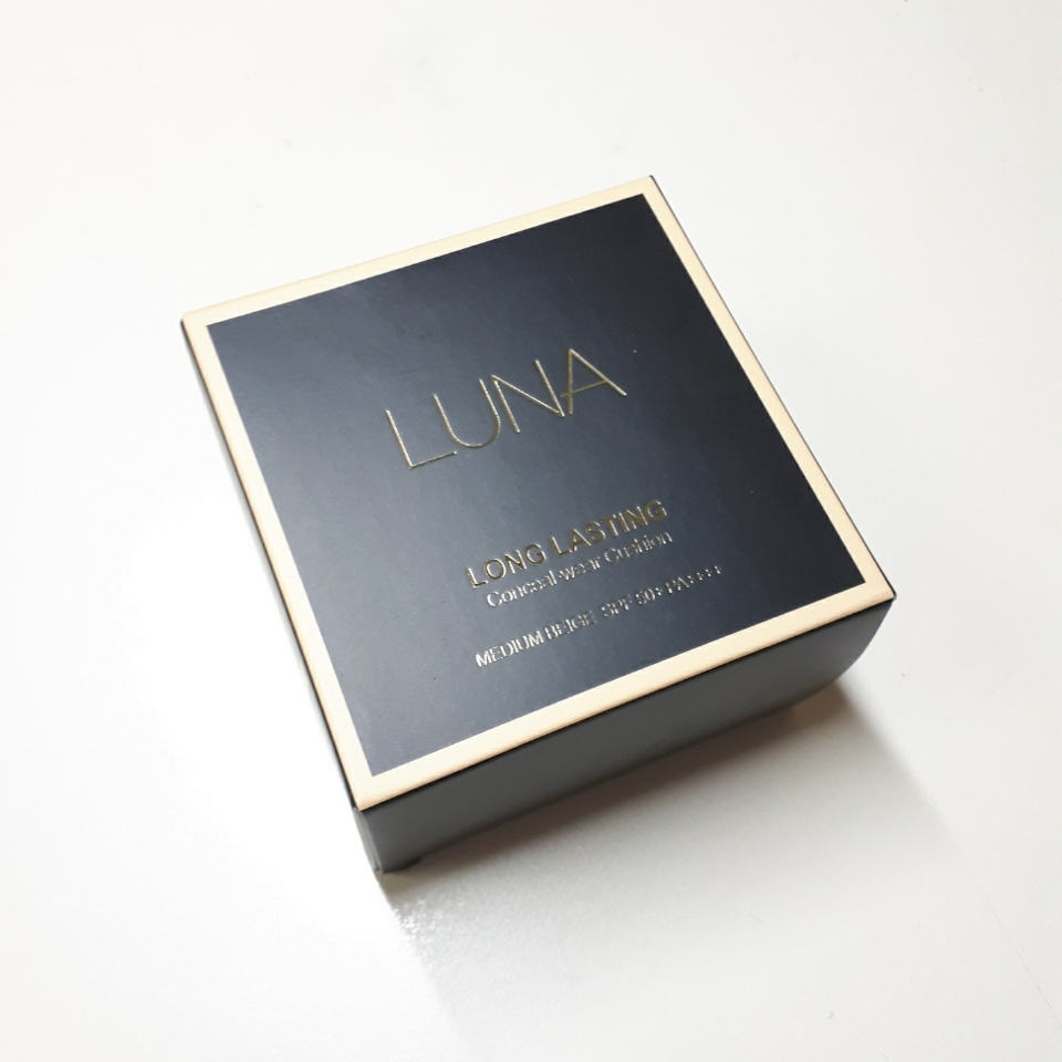 안녕하세요 MOONDAY 입니다! 루나 롱래스팅 컨실웨어 쿠션을 리뷰해보도록 할게요🙂 23호입니다