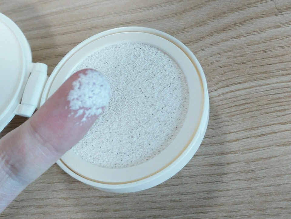 손가락 한번 살짝 대었는데 듬뿍 묻어나옴 ㅎ