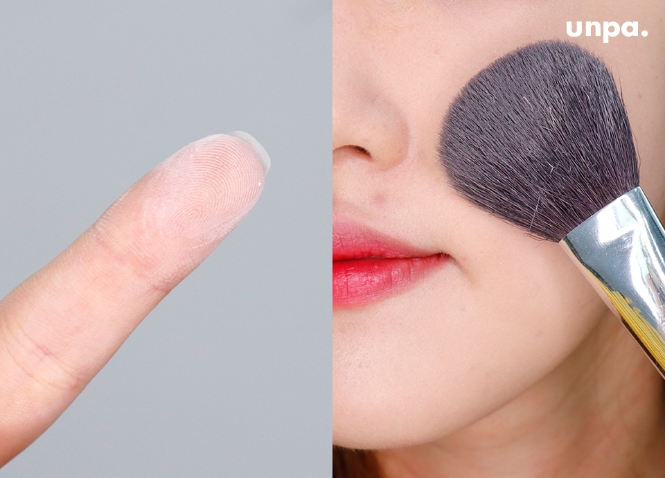 이 파우더…너무 곱다 고와…♥
투명 파우더라 커버력은 아쉽지만,
아이 메이크업 전 눈가 유분 제거나
떡진 앞머리 심폐소생까지 활용도 100%!