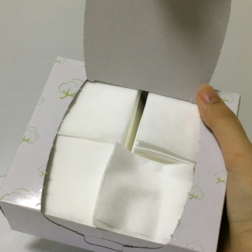 요 솜은 부들부들해서 저같은경우에는 2번까지 사용해요 스킨팩하고 그 솜들로 아침에 물기닦는데 사용해요 