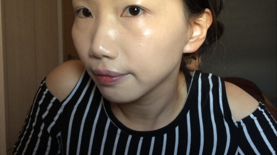 舊款(Ivory Pure)上臉(是的那是刷痕)