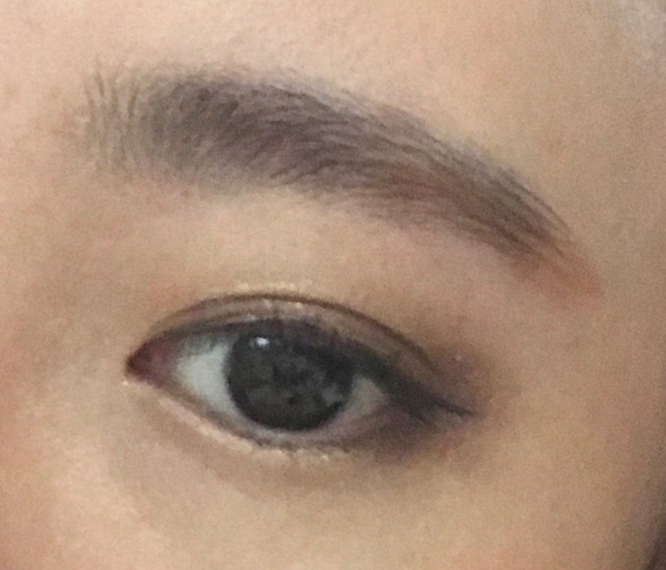 이렇게 화려한 듯 화려하지 않은, 어떤 옷에도 착붙인 #motd 가 완성됩니다 희희
베이스 메이크업은 더페이스샵 키즈 선블록(미키 쿠션)+라비오뜨 클래식 메이드 피팅 쿠션 23호 이용했어요
(=피부 얇은 분들에게 추천하는 수분감&커버력 좋은 쿠션)