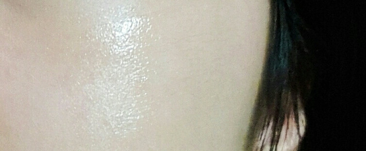 얼굴에도 사용 가능해요 😉

벗 , 너무 많이 바르면 번들번들해지고 미끄덩 거려요 💧