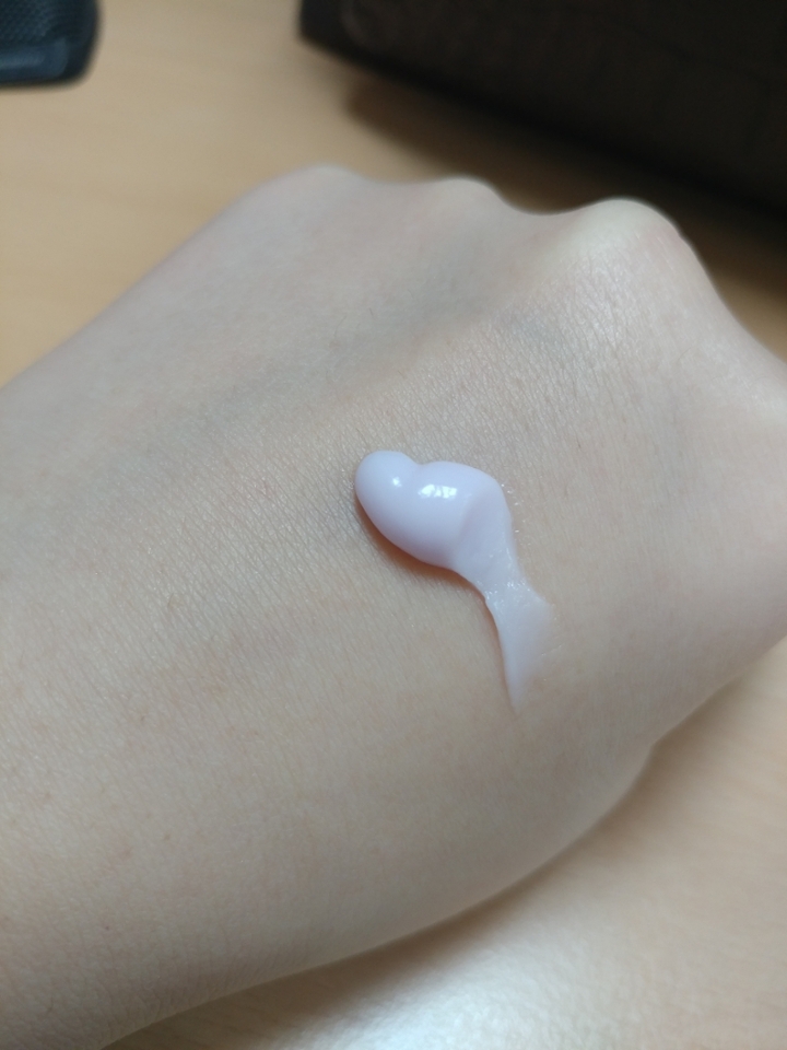 연하디 연한 보라색이에요ㅜㅜ 색마저 너무 예쁘지 않나여ㅠㅜ