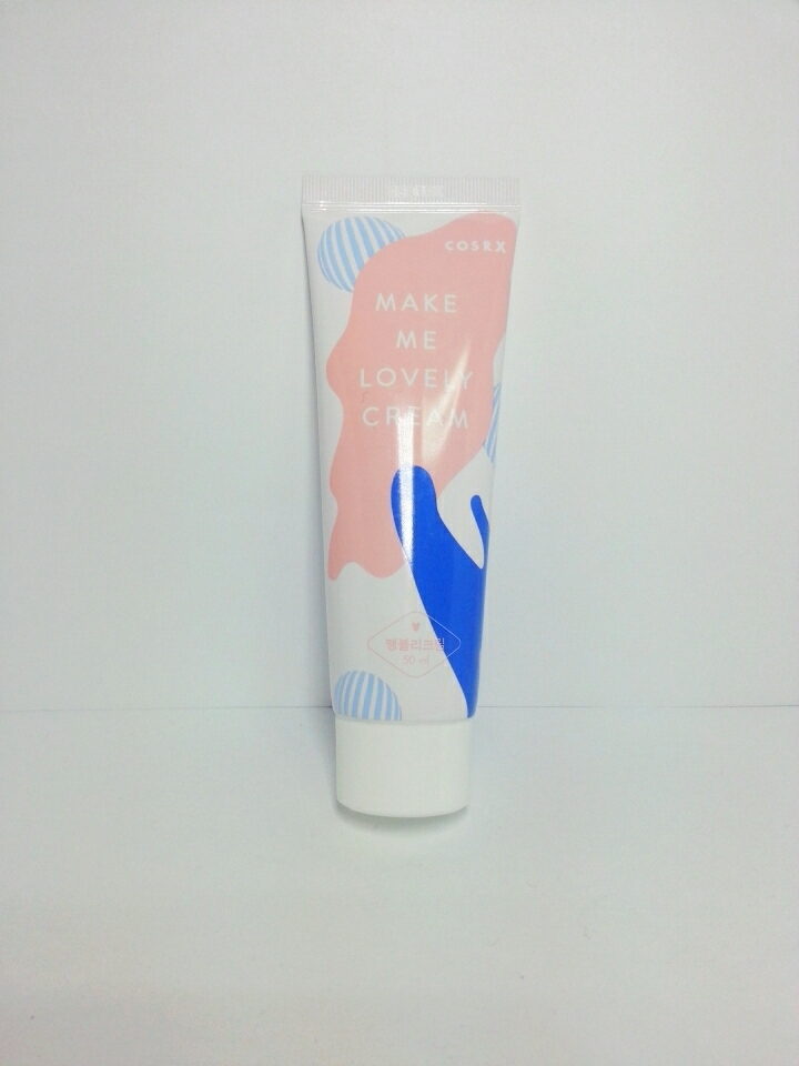 디자인은 완전 맘에들어요 
되게클줄알았는데 은근작더라구요
손에딱 들어오는그런크기에요