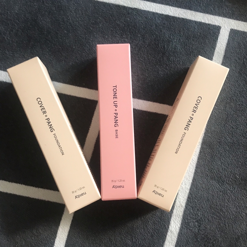 톤업팡 / 커버팡 색조 계열입니다
커버팡은 뉴트럴13호 크림 / 웜톤 21호 바닐라 / 쿨톤 21호 페탈 / 뉴트럴톤 23호 샌드의 종류가 있어요!

저는 웜톤 21호 바닐라 색상 사용해 보았습니다!