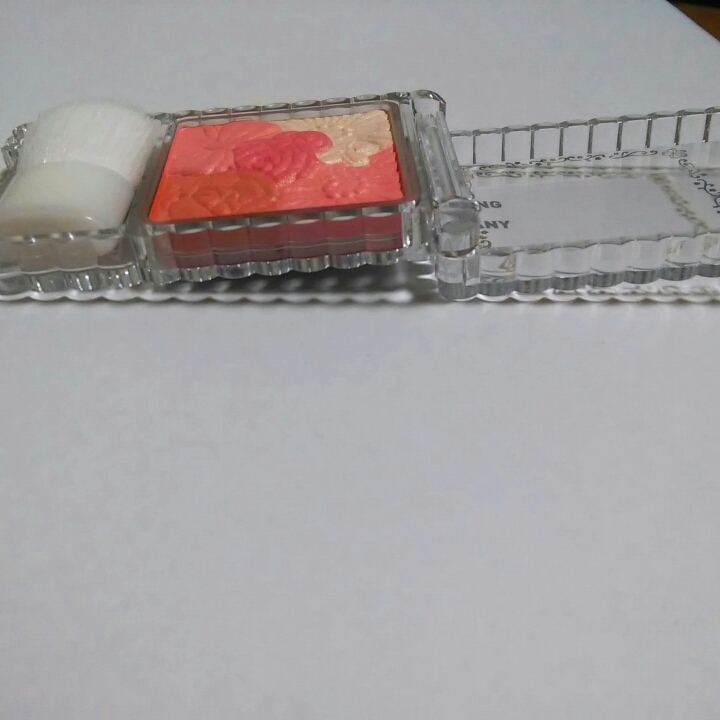 케이스는 이정도로 열려요