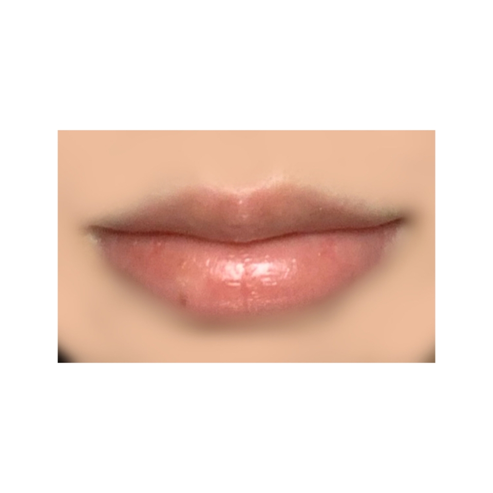 *마지막 입술 발색*

립밤자체에 색은 정말 약한 복숭아핑크 같은 색상이었어요
쌩얼에 이 제품 발라주면 너무 청순하고 예쁠것같아요🌙

개인적으로 향만빼면 정말 추천드리고 싶은 제품중
하나입니다! :)
•
•
•
•
오늘 리뷰는 여기서 마치도록 할게요!
요즘 날씨도 선선해지는데 얇은 가디건 같은거 챙기면서
감기걸리지않게 조심하세요!
오늘도 봐주신모든분들감사드립니다✨