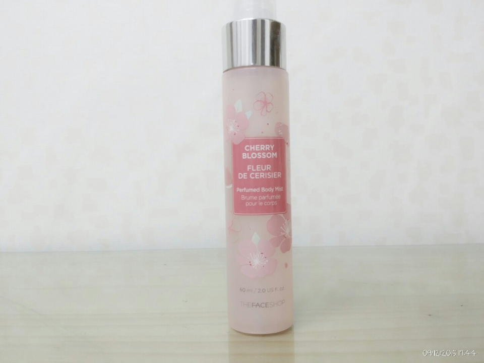 일단 디자인들이 되게 깜찍하고 핑크핑크한게 제가 요즘 사랑스러운 분홍색에 빠져있습니당♡♡ 그래서 이아이를 데려왔는데 생각보다 되게 여러곳에 쓰여서좋았어요 !