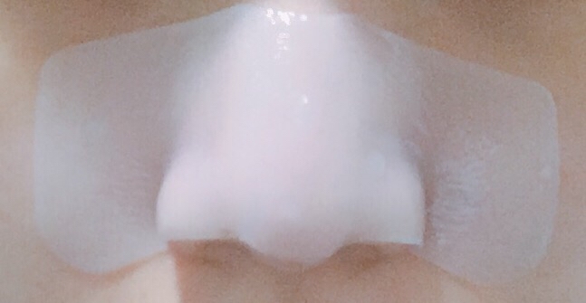 💜3STEP💜 마지막으로 모공을 닫아주는 팩이에요! 
이팩으로 마무리 해주면 진짜 뽀송뽀송한 코가 되어있어요ㅎㅎ

제가 사용해본 코팩중에 이 홀리카홀리카 코팩이 제일 잘뽑히고 관리받는 기분도 들고 좋은거 같아요:)