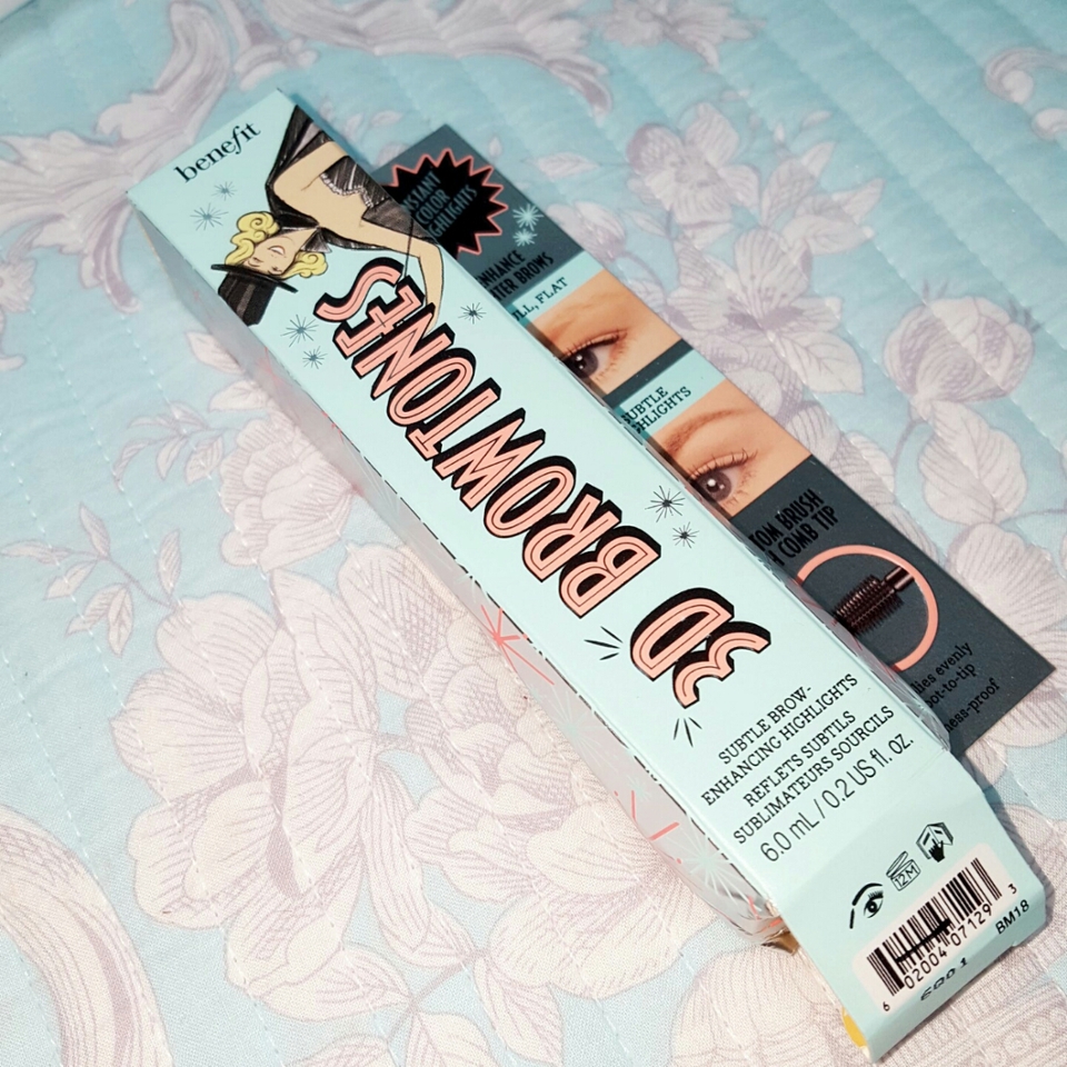 쇼핑백에담겨 배송된터라 본품박스도 찌그러져있었어요ㅠㅜㅠㅜ
암튼 이번 브로우시리즈 컨셉 눈썹의 마술사와 어울리게 마술사온니가 그려져있구 옆에는 비포에프터사진이 같이들어있네요