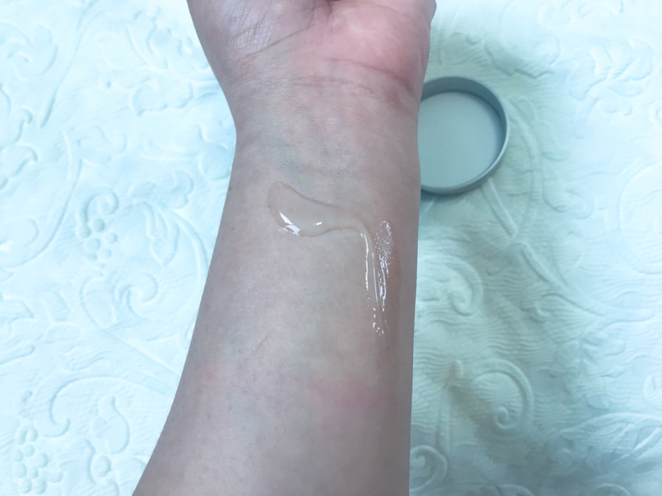 향은 딱 탄산향이에요

약간의 소다(?) 아이스크림의 향도 나는것 같아요!





