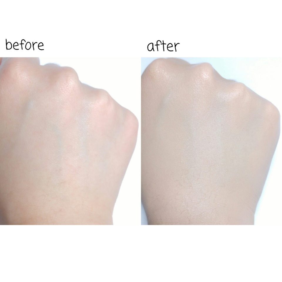 손등에 바르기 전 후에요
바른쪽이 좀더 촉족해보이고
핏줄이 커버된게 보이네요ㅎㅎ
커버력은 진짜 이쿠션에 너무나 놀란부분!!
솔직히 커버력은 기대안했는데ㅋㅋㅋ넘나좋아여❤
