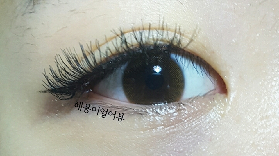 큐... 그래픽이 과하지않지만, 은은하게 자기 주장을 하는 것 보이시나요..♥
정말 완전 블리블리한, 눈동자를 만들어 주는, " 오렌즈 내츄럴데이 "
