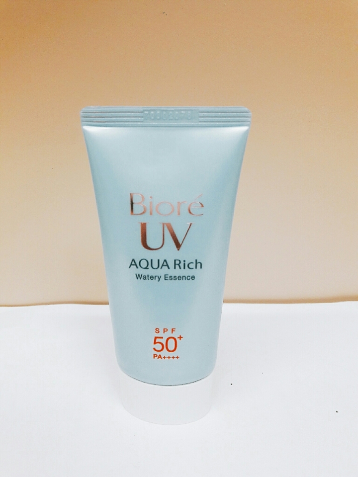 AQUA 비오레 아쿠아리치 워터 에센스 파워리뷰 by 은교촌치킨 - 언니의파우치