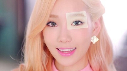 태연사진에 합성해봤어요😄
비슷한가용?ㅎ