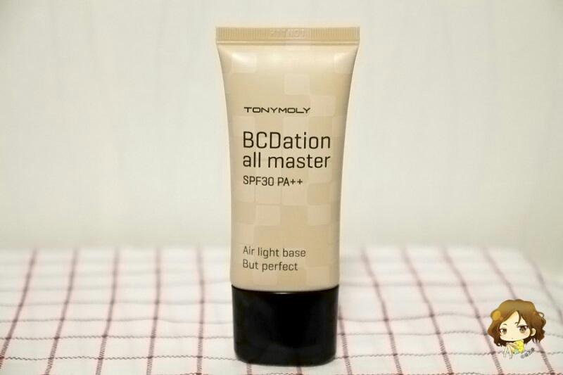 유스루는 미미박스에서 준 체험용량이기 때문에 튜브형으로 받아보게 되었어요.
 요 제품은 겨울 건조함만 아니라면 계속 꾸준히 구매해서 사용하고 싶을 정도로
굉장히 만족스럽답니다.