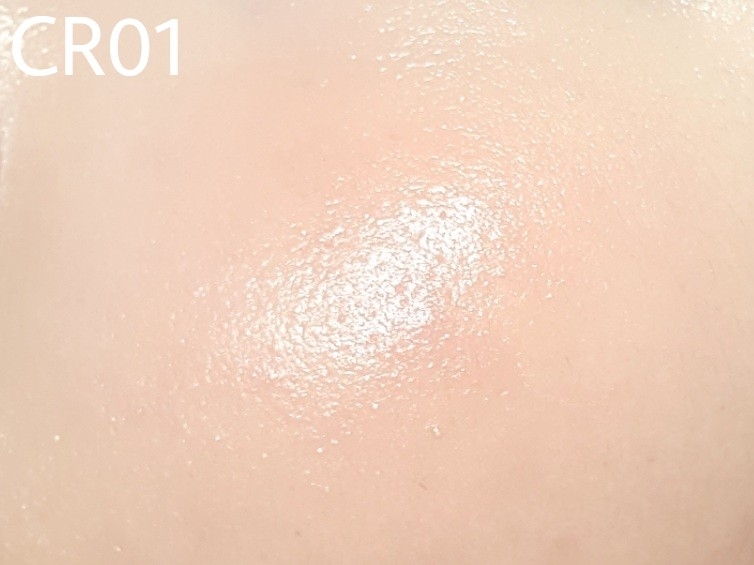 부야! 색상이에요

따뜻한 코랄색이에요

금펄이 박혀있지만 볼에 올렸을 땐 잘 보이지 않아요!