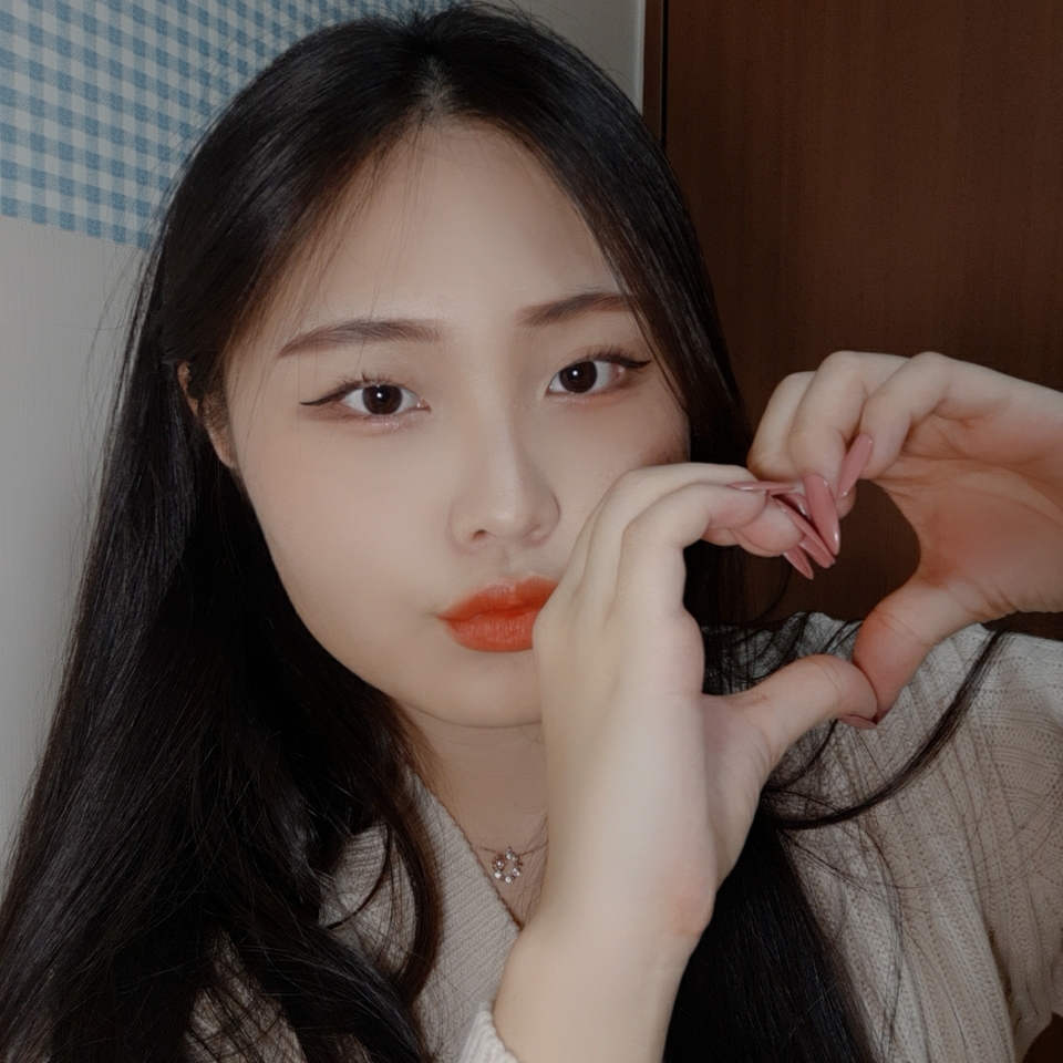 좀 부어서 못생기기는 했지만,, 그래도 눈꼬리가 올라간걸 보여드리기 위해...☺💧💧 (잠만 너무 부었는데,,,?;;)