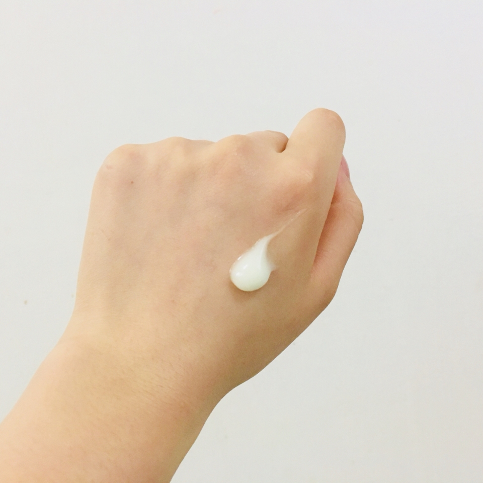 향기는 알콜+레몬의 향이 납니다.