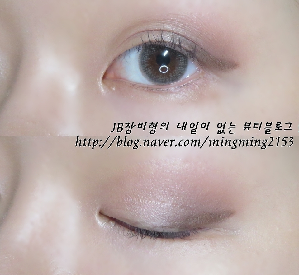 뷰러를 뷰러뷰러해주고 
눈을 뜬 상태에서 아이라인을 
볼드하게 일자로 빼주면 
감았을 때 이렇게 되고, 

이 상태로 아이라인을 전체적으로 그리면서 
살짝 앞에도 터치해줄게요 (섹싀미+1)


쉬머리한 화이트 계열 컬러를 
눈 중앙에만 살짝 더해 시원함을 +1 쿠다사이...!!!
