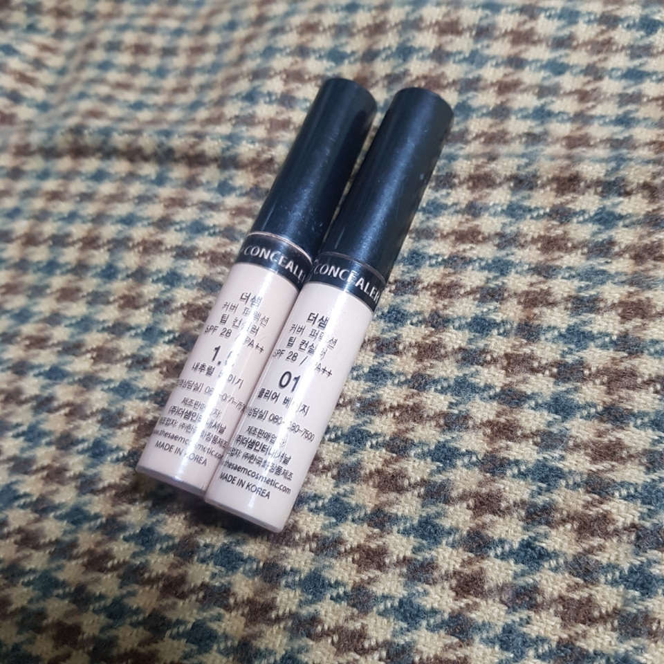 컨실러안에 SPF 28 PA++로 자외선차단이 쪼금있는 제품이며 지금부터 본격적으로 1호 클리어베이지 1.5호 내츄럴베이지 제품들로 통해 컨실러를 활용할수있는 방법을 소개해보도록 하겠습니다.