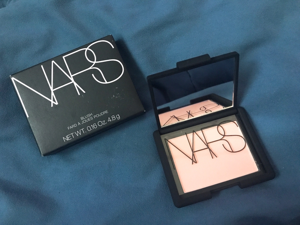 
저는 블러셔 덕후에용 

그 동안은 로드샵 브랜드& 직구만을 통해서 
블러셔를 사재기 했는데 

제가 드디어 나스 섹스어필을 구매했습니다! 
.
.
.
네...
블러셔 덕후라면서 좀 늦게 산감이 없지 않죠..?
ㅠㅠㅠ이 금액에 저렴이 블러셔 여러개 
가지고 있는게 좋았거든요

근데 많은 사람들의 인생템이라고 불리니
결국 구매를 했어요!

