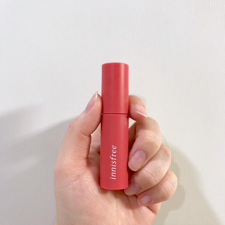 이니스프리 비비드 코튼 잉크

‘18 브릭 피치 코랄’ 색상입니다!

이름처럼 너무 예쁠 것 같아서 기대됐어요 *_*