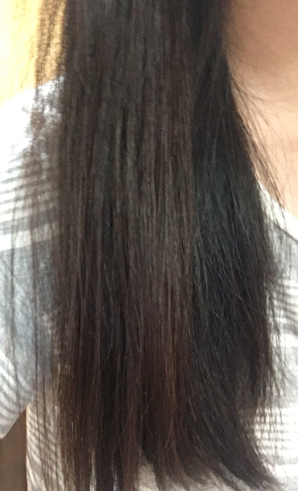 Before
뿌리지않고 그냥 드라이된 머리를 빗질만 해준상태인데 부시시하고 윤기가 없어요ㅠㅠ