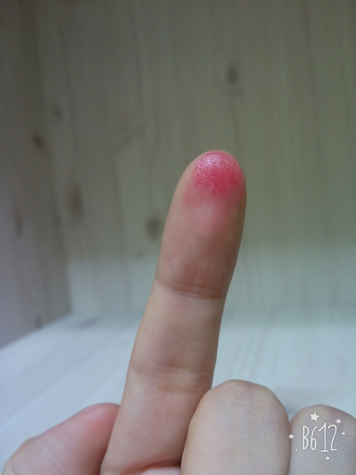 비비거나 문질러서 착색 점성 색감을 확인해보세요 🐝