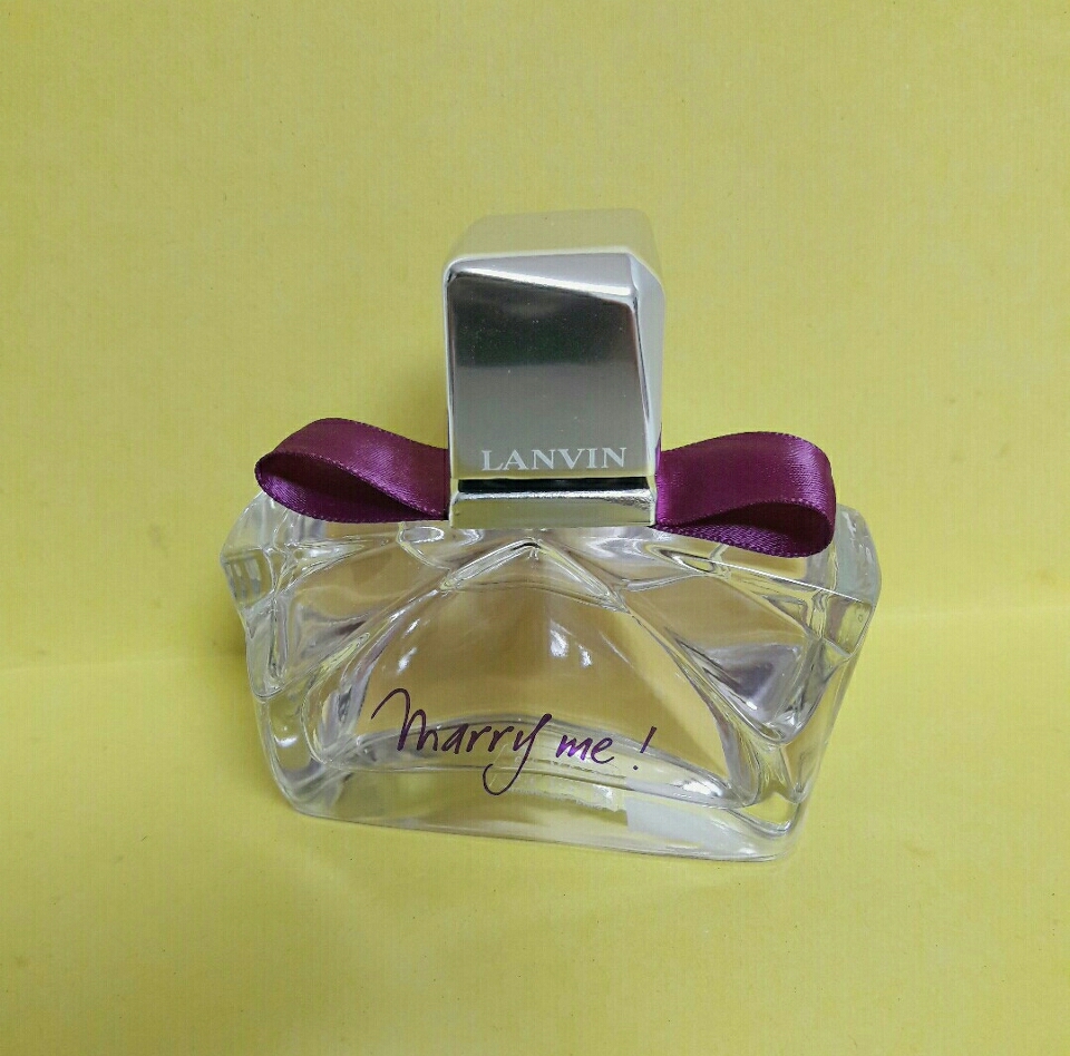 뚜껑에 랑방이 적혀있고 통에 메리미라고 되어 있어요