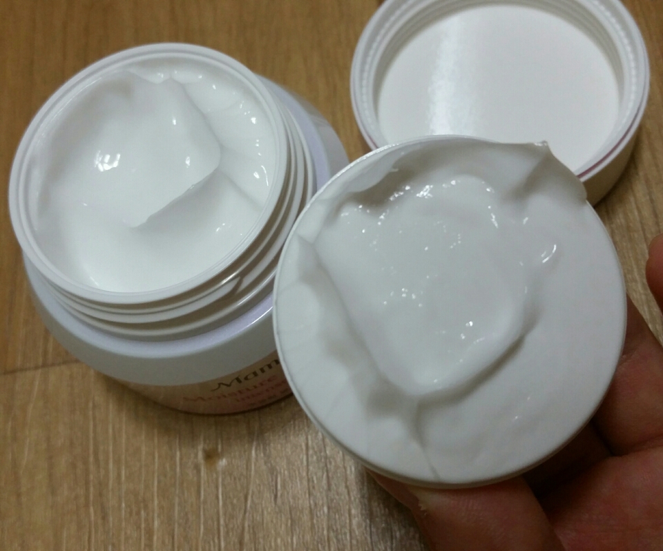 하얗고 탱글탱글한 텍스처고 수분이 꽉꽉 차있어용!