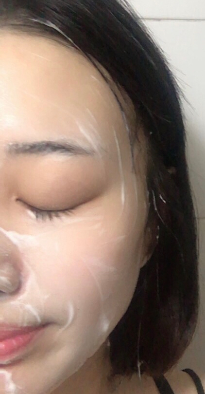 자자 거품을 얼굴에 묻혀 줬습니다  
오돌토돌 한 그런건 없네요 좋아요 순해요