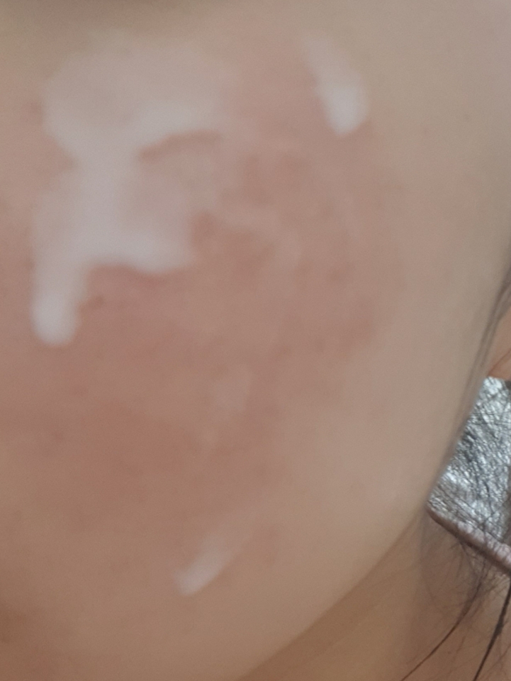 얼굴에 충분히 발라줬어요!!