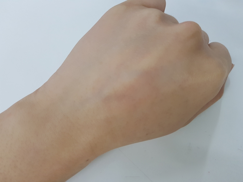 묻어남이 적고 오래가서 좋더라구요

제품이 더 궁금하면 링크확인!
->https://goo.gl/rMZepC