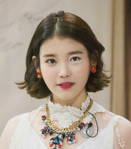 이건그냥아이유사진에다가제눈합성한..😢 억지인거다알아요😢😂😂😂😂😂